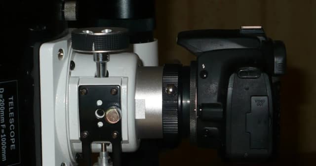 Jak podłączyć aparat do teleskopu i uzyskać niesamowite zdjęcia Jak podłączyć aparat do teleskopu i uzyskać niesamowite zdjęcia