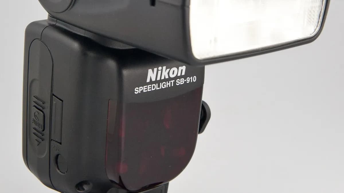 Nikon lampa błyskowa: błędy, które popełniasz przy wyborze speedlight'a Nikon lampa błyskowa: błędy, które popełniasz przy wyborze speedlight'a