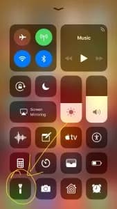 Jak szybko włączyć lampę w aparacie iPhone bez stresu i kłopotów Jak szybko włączyć lampę w aparacie iPhone bez stresu i kłopotów