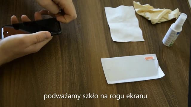 Bezpieczne zdejmowanie szkła hartowanego z aparatu bez ryzyka uszkodzenia Bezpieczne zdejmowanie szkła hartowanego z aparatu bez ryzyka uszkodzenia