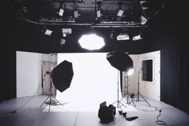 Profesjonalne zdjęcia z lampą błyskową. Uniknij najczęstszych wpadek fotograficznych Profesjonalne zdjęcia z lampą błyskową. Uniknij najczęstszych wpadek fotograficznych