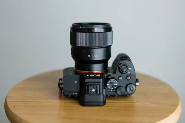Jakie obiektywy do Sony A7? Top 5 rekomendacji dla fotografów Jakie obiektywy do Sony A7? Top 5 rekomendacji dla fotografów