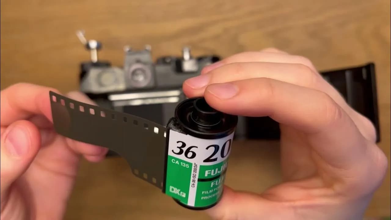 Jak włożyć kliszę do aparatu: 7 kroków dla początkujących Jak włożyć kliszę do aparatu: 7 kroków dla początkujących