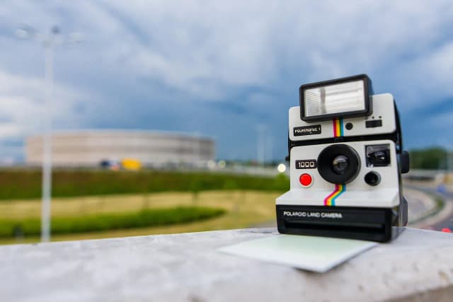 Ile kosztuje aparat Polaroid? Ceny modeli i miejsca zakupu Ile kosztuje aparat Polaroid? Ceny modeli i miejsca zakupu