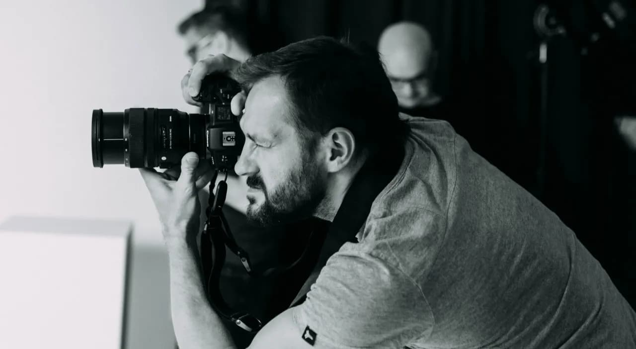 Na czym polega praca fotografa? Odkryj tajniki zawodu i wyzwania Na czym polega praca fotografa? Odkryj tajniki zawodu i wyzwania