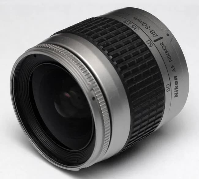 Obiektyw 28-80 mm: Uniwersalny sprzęt, który zmieni twoje zdjęcia na zawsze Obiektyw 28-80 mm: Uniwersalny sprzęt, który zmieni twoje zdjęcia na zawsze
