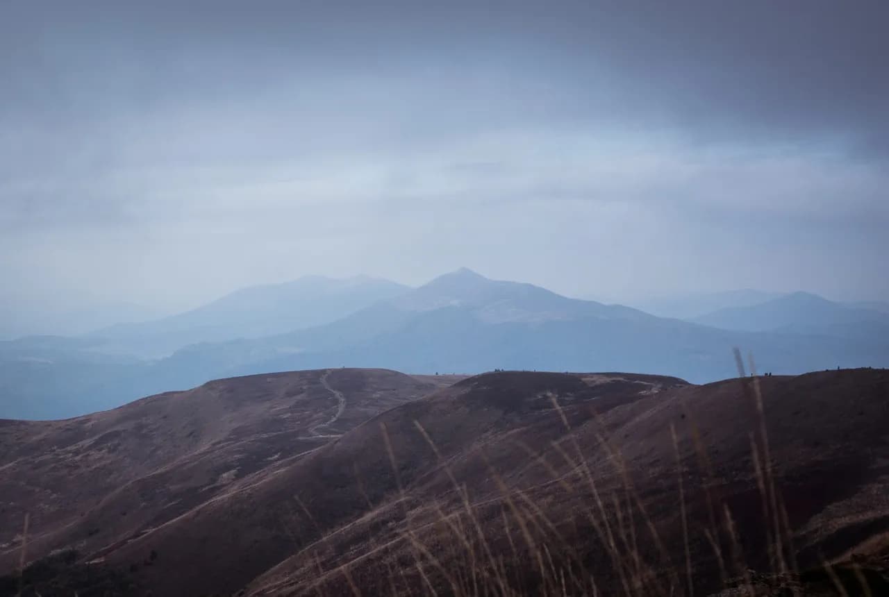 Najlepsze obiektywy do Bieszczad: jak nie przegapić idealnego ujęcia gór Najlepsze obiektywy do Bieszczad: jak nie przegapić idealnego ujęcia gór