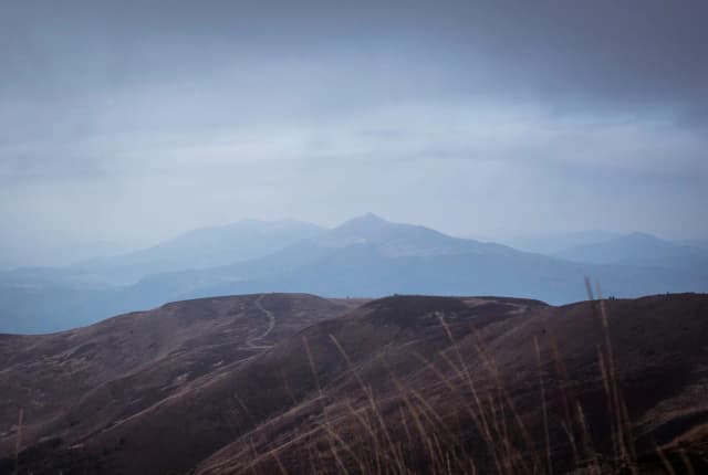 Najlepsze obiektywy do Bieszczad: jak nie przegapić idealnego ujęcia gór Najlepsze obiektywy do Bieszczad: jak nie przegapić idealnego ujęcia gór